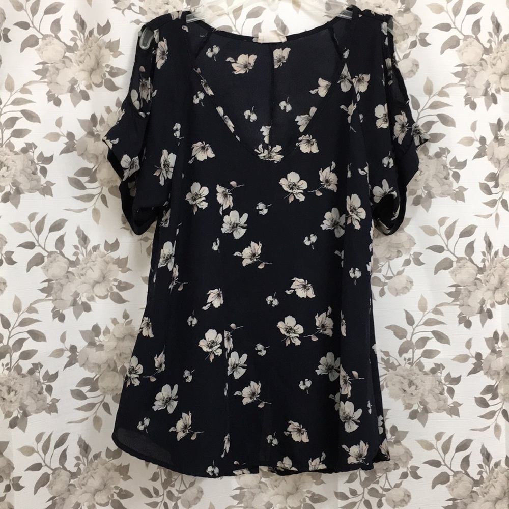 Sienna Sky Navy Blue Floral Blouse Size M